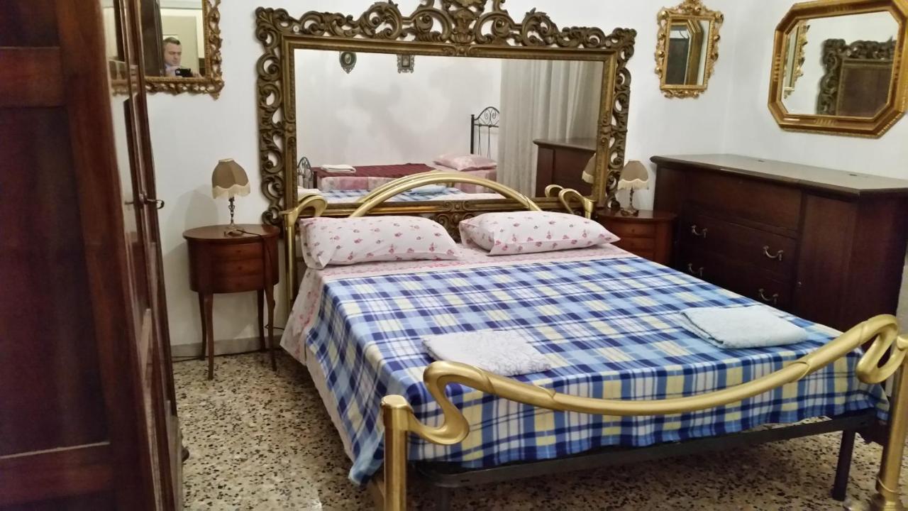 Bed and Breakfast Casa Gramsci à Modène Extérieur photo