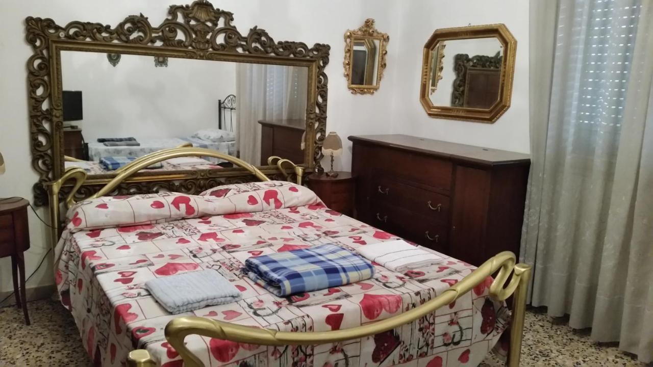 Bed and Breakfast Casa Gramsci à Modène Extérieur photo