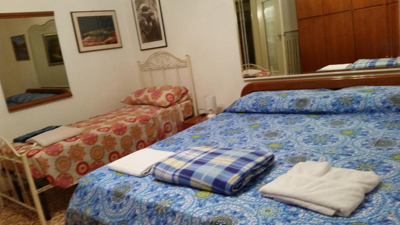 Bed and Breakfast Casa Gramsci à Modène Extérieur photo